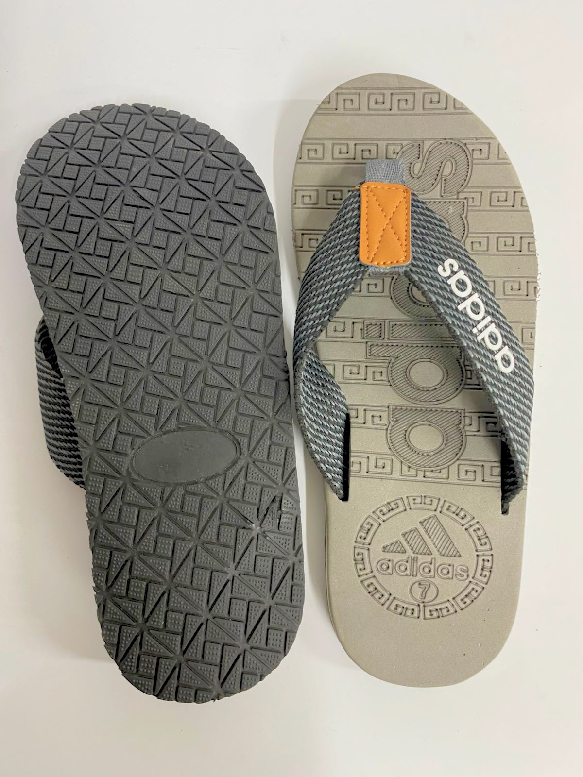 Adidas Men Flip Flops Comfort grey
