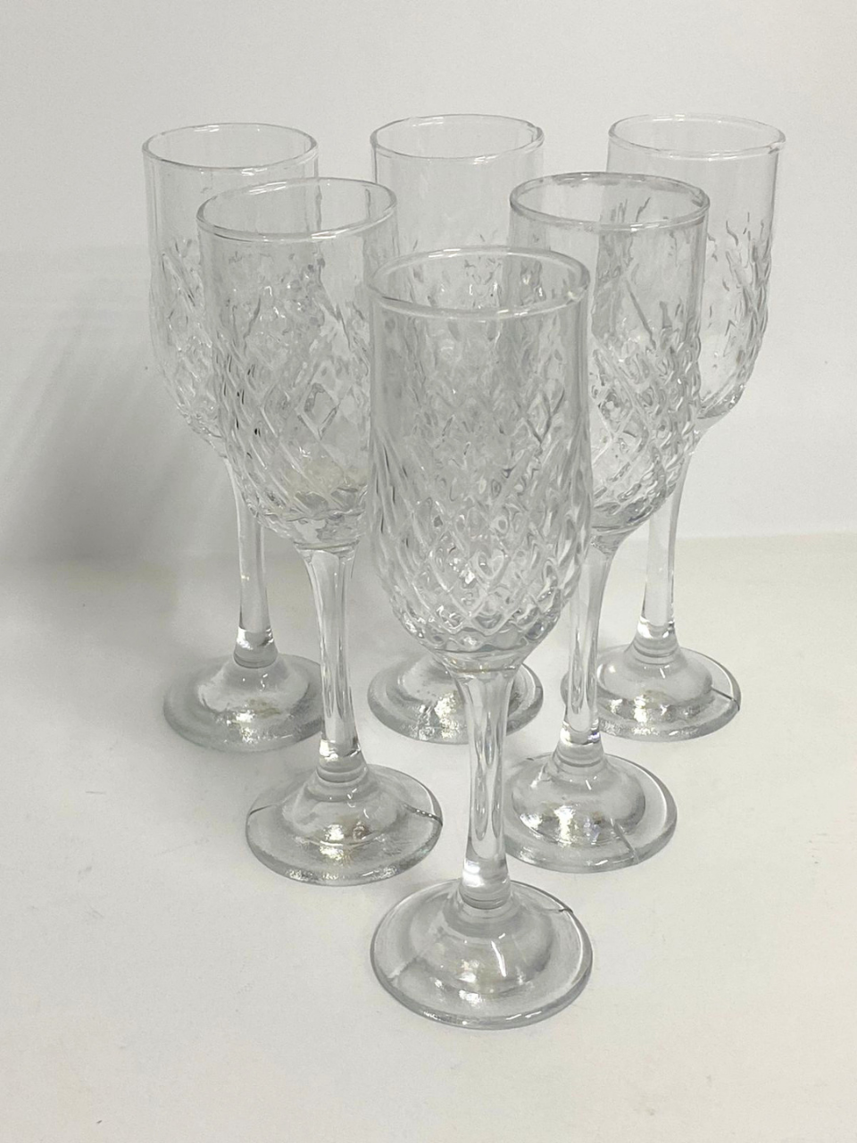 6 Peices  Set Elegant Wine glass Cut Dimand  Crystal-Style Glass – Premium Wine Decorative Drinkware glass