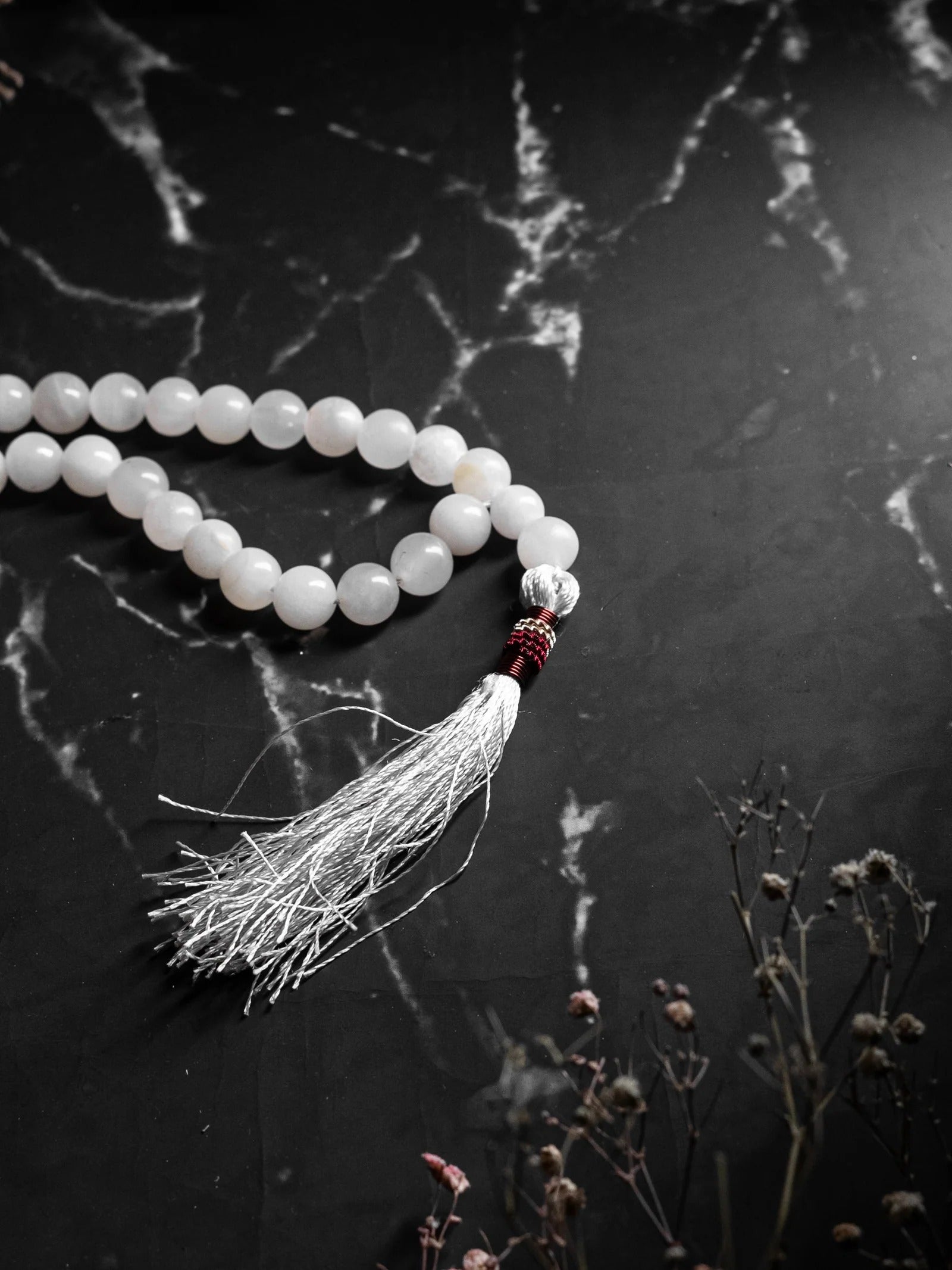 White Aqeeq Stone Tasbih (10mm 33 Beads)